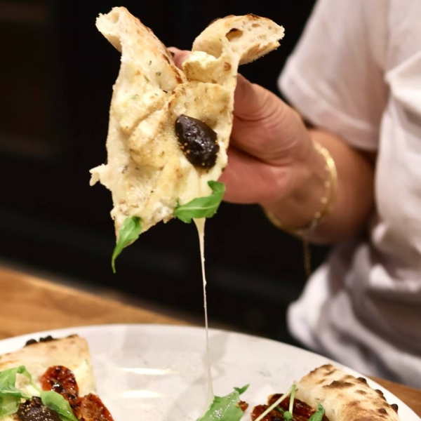 Les Pizzas - Pizzeria Montreuil-sur-Mer - Le Piccolino - restaurant AIX-EN-ISSART - bon restaurant MONTREUIL-SUR-MER